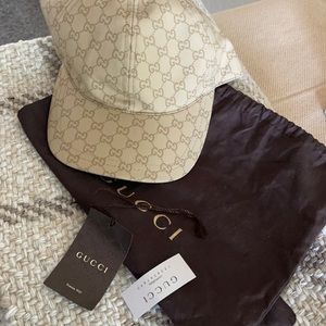 Authentic Gucci logo hat